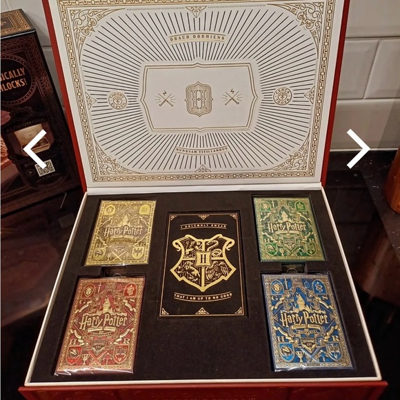 Harry Potter Collector Edition Playing Card Box Set - Picture 4 of 11